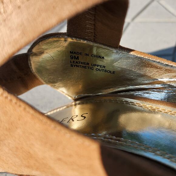 Bakers Debbi Camel Suede Peep Toe Stiletto Heel Sandals 9M - Picture 5 of 8